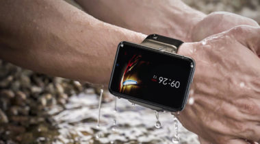 The Rise of Large Screen Smart Watches: A New Era of Wearable Technology